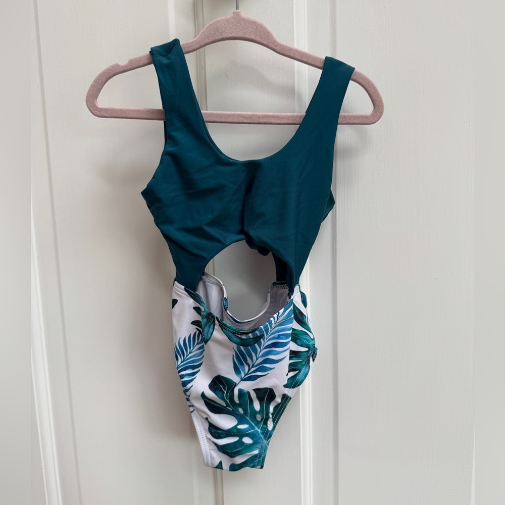NWOT PatPat 2T Girls Green & White Tropical One Piece Bathing suit Swimsuit